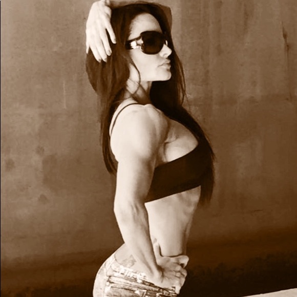 Meet your Posher, Kristen - Picture 4 of 4